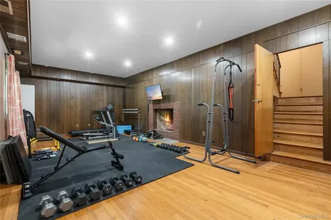 2 Sherwood Place Scarsdale NY 10583