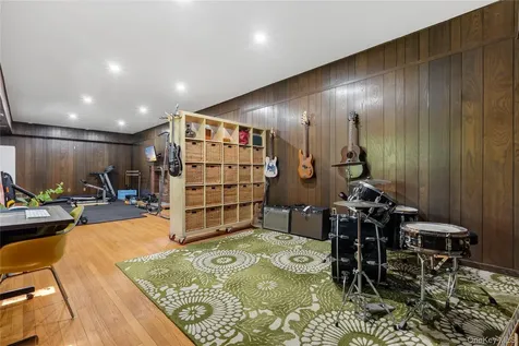 2 Sherwood Place Scarsdale NY 10583