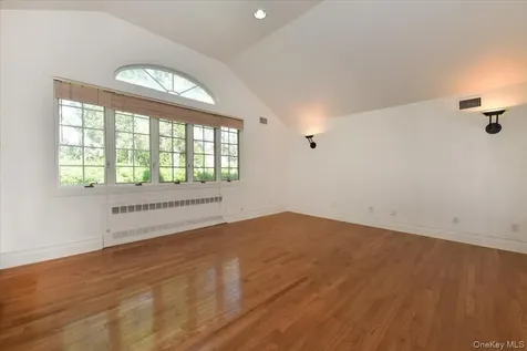 9 Nassau Drive Great Neck NY 11021