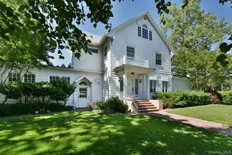 9 Nassau Drive Great Neck NY 11021