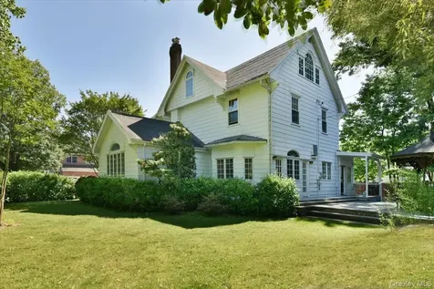 9 Nassau Drive Great Neck NY 11021