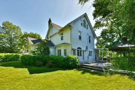 9 Nassau Drive Great Neck NY 11021