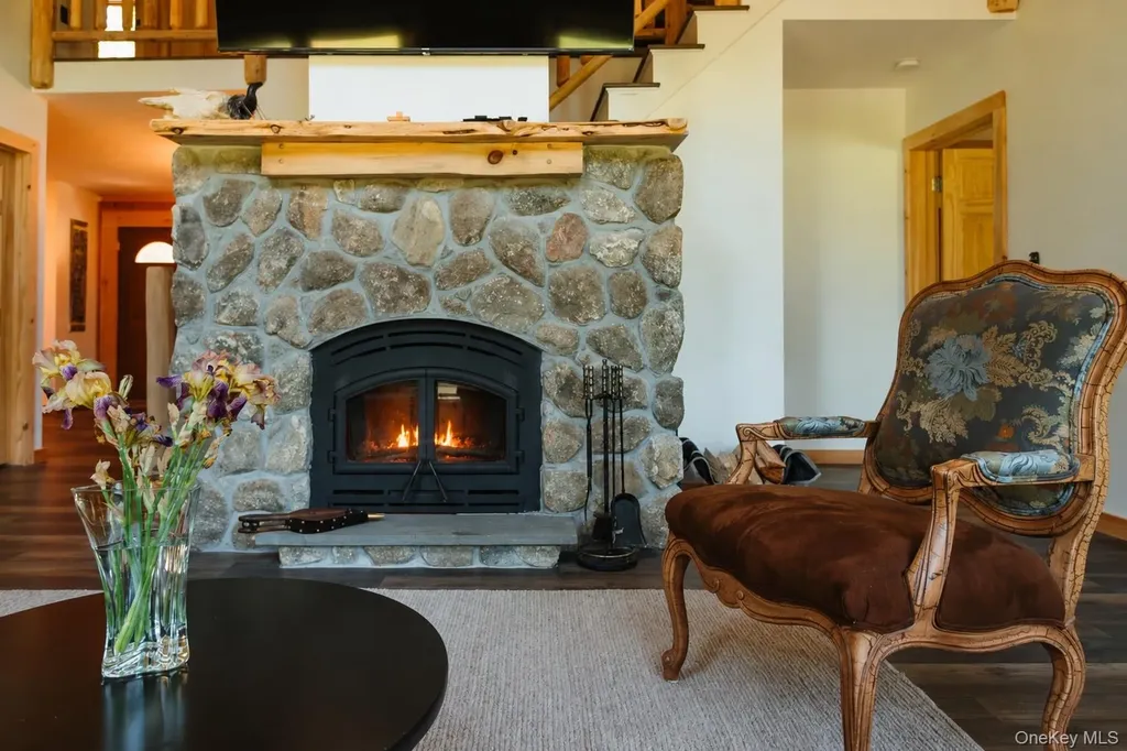 76 Woodlands Trail Clinton Corners NY 12514