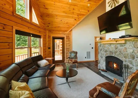 76 Woodlands Trail Clinton Corners NY 12514