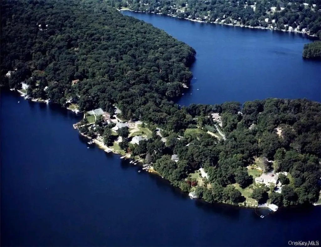 64 Lillian Road Mahopac NY 10541
