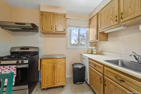 64 Kathwood Road Yonkers NY 10710