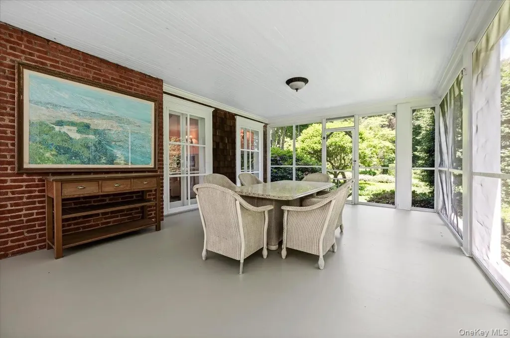 563 Asharoken Avenue Northport NY 11768