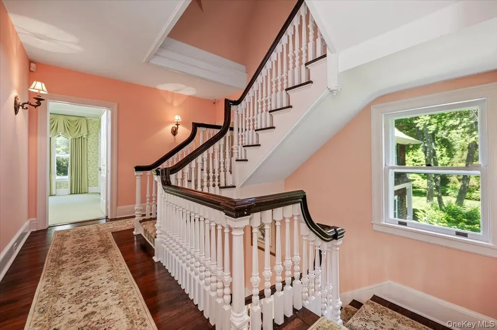 563 Asharoken Avenue Northport NY 11768