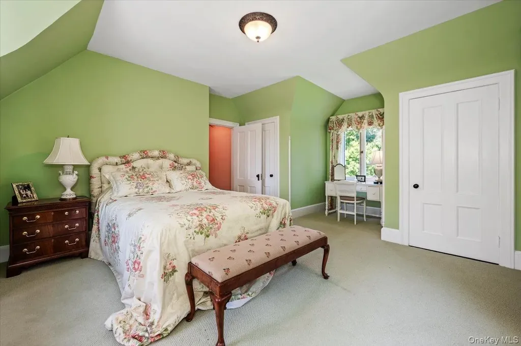 563 Asharoken Avenue Northport NY 11768