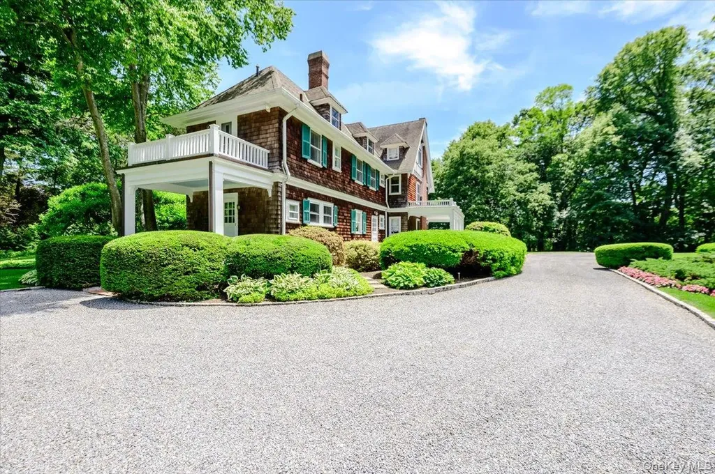 563 Asharoken Avenue Northport NY 11768