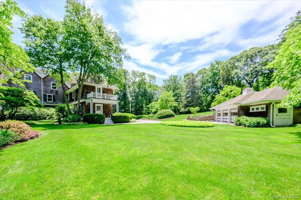 563 Asharoken Avenue Northport NY 11768