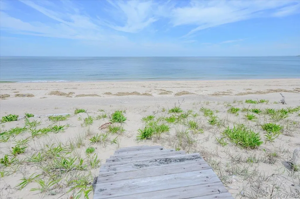 563 Asharoken Avenue Northport NY 11768