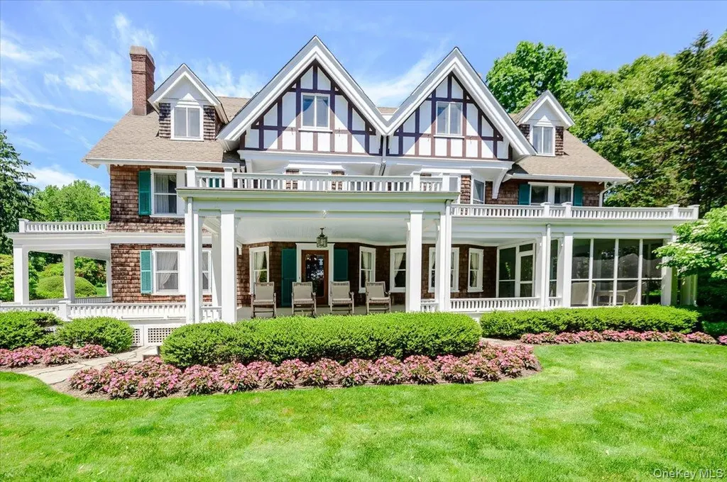 563 Asharoken Avenue Northport NY 11768