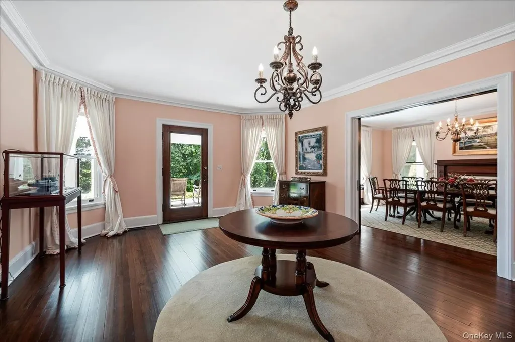 563 Asharoken Avenue Northport NY 11768