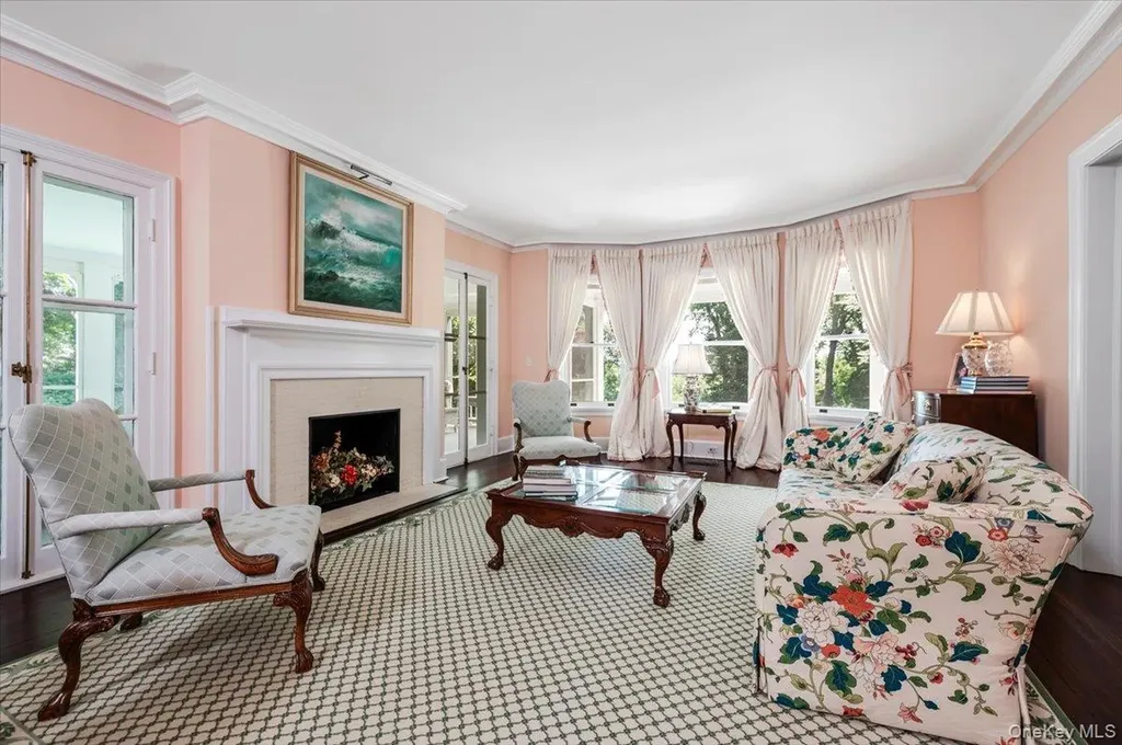 563 Asharoken Avenue Northport NY 11768
