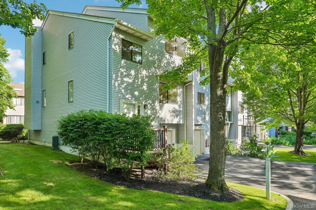 12 Evan Court Nanuet NY 10954