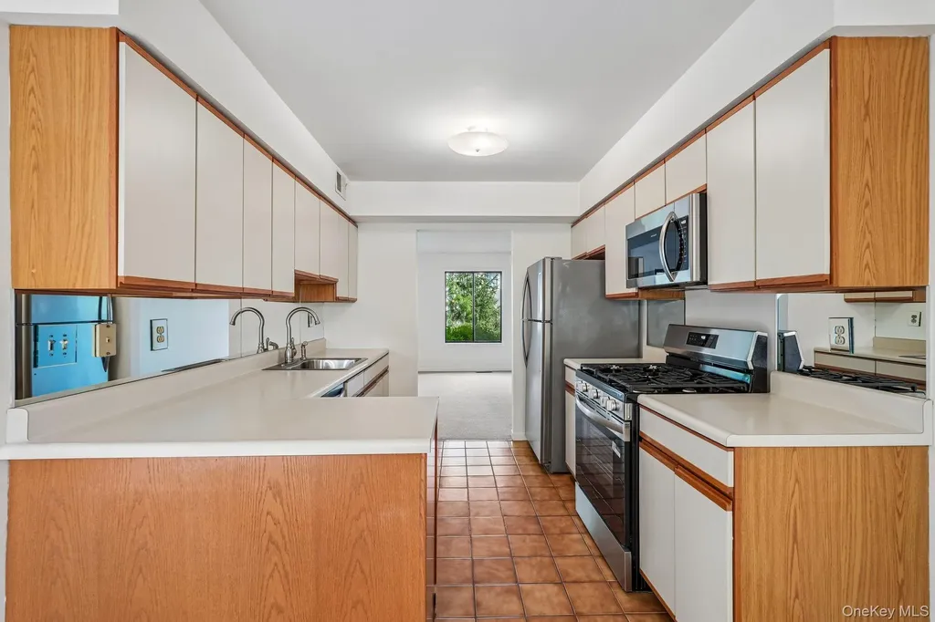 12 Evan Court Nanuet NY 10954