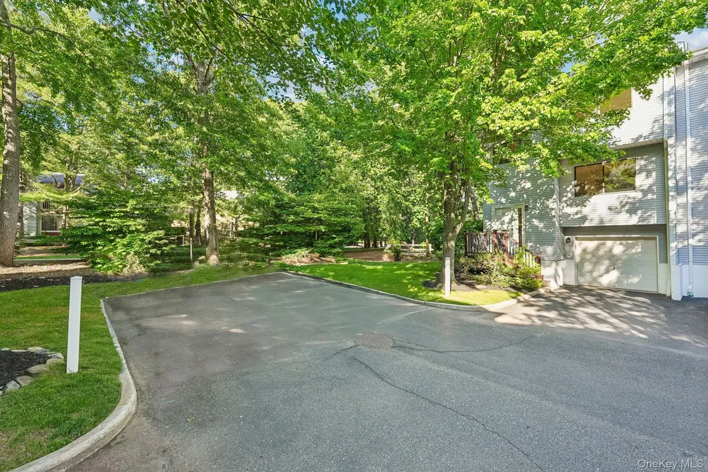 12 Evan Court Nanuet NY 10954