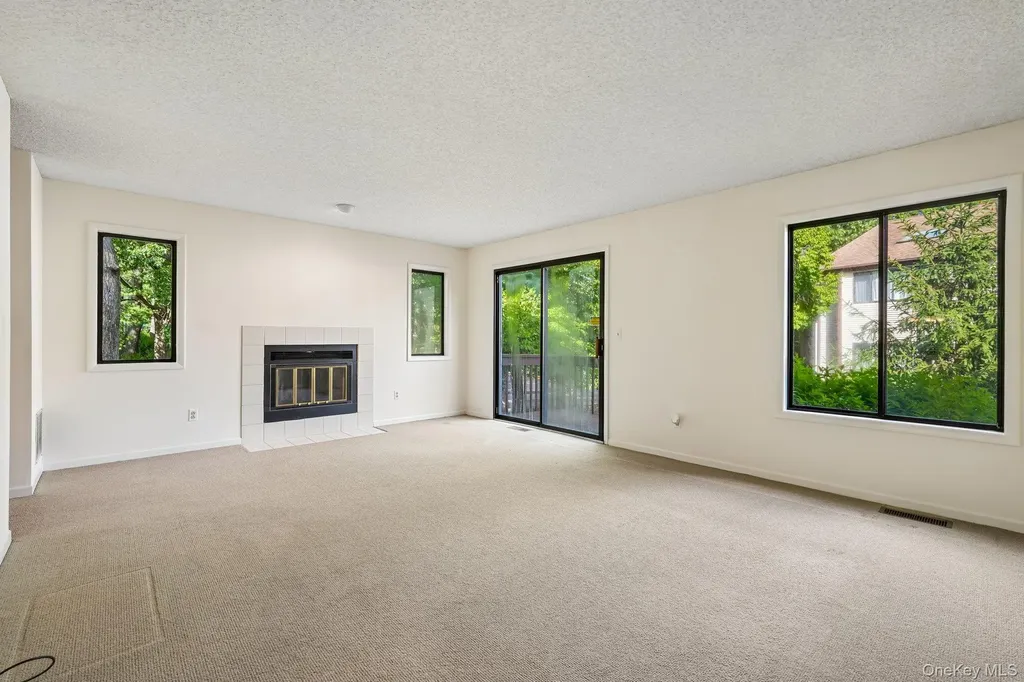 12 Evan Court Nanuet NY 10954