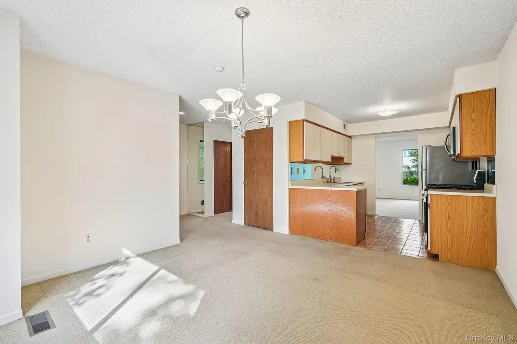 12 Evan Court Nanuet NY 10954