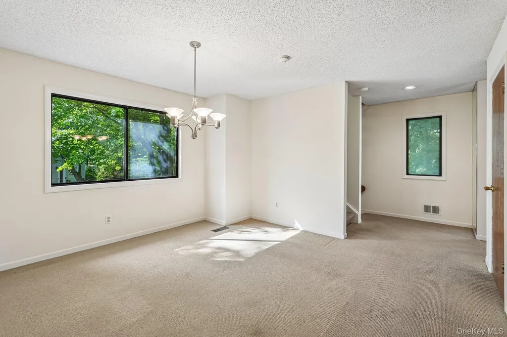 12 Evan Court Nanuet NY 10954