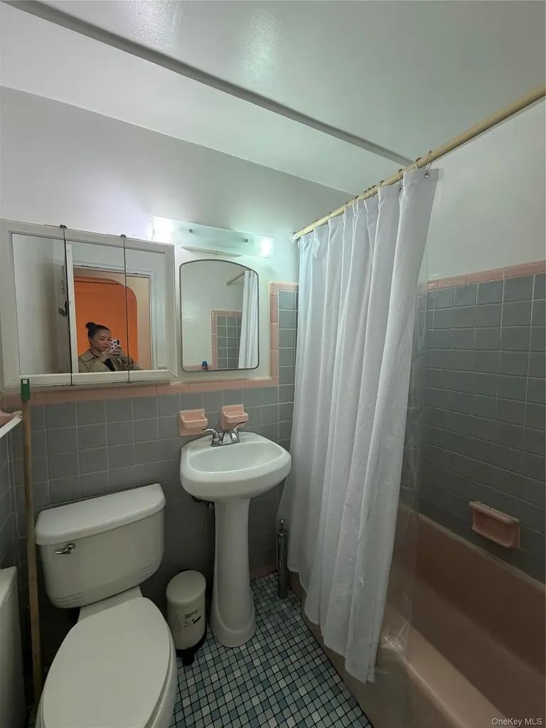 8621 17th Avenue Brooklyn NY 11214
