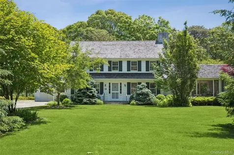 18 Jagger Lane Westhampton NY 11977