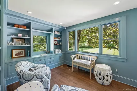 18 Jagger Lane Westhampton NY 11977