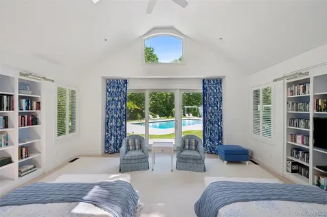 18 Jagger Lane Westhampton NY 11977