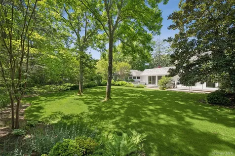 18 Jagger Lane Westhampton NY 11977