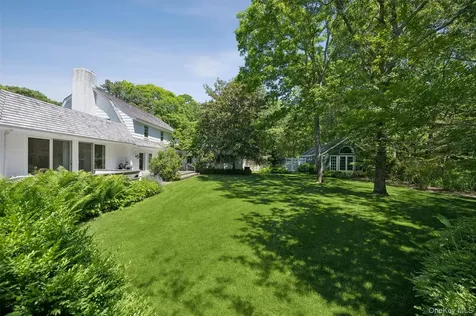 18 Jagger Lane Westhampton NY 11977