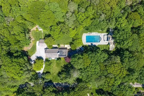 18 Jagger Lane Westhampton NY 11977