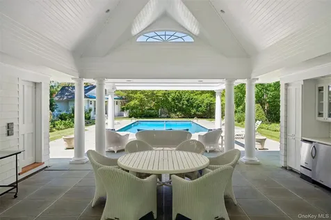 18 Jagger Lane Westhampton NY 11977
