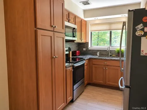 379 Richard Court Pomona NY 10970