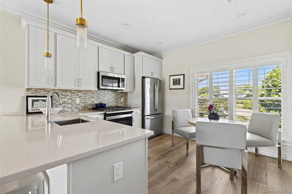 4102 Fox Hill Drive Baiting Hollow NY 11933