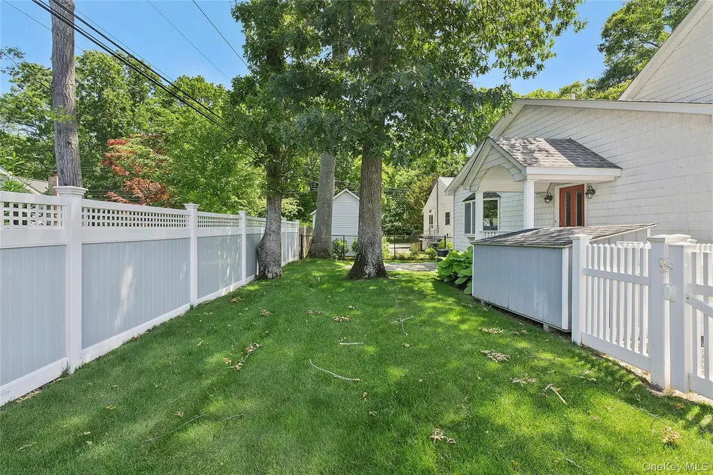 54 Breezy Point Road Wading River NY 11792
