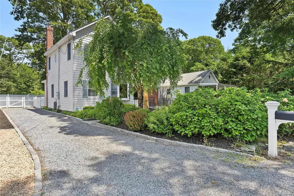 54 Breezy Point Road Wading River NY 11792