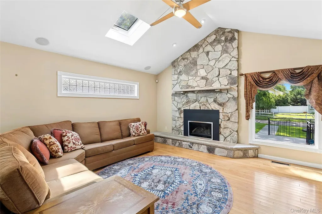 54 Breezy Point Road Wading River NY 11792