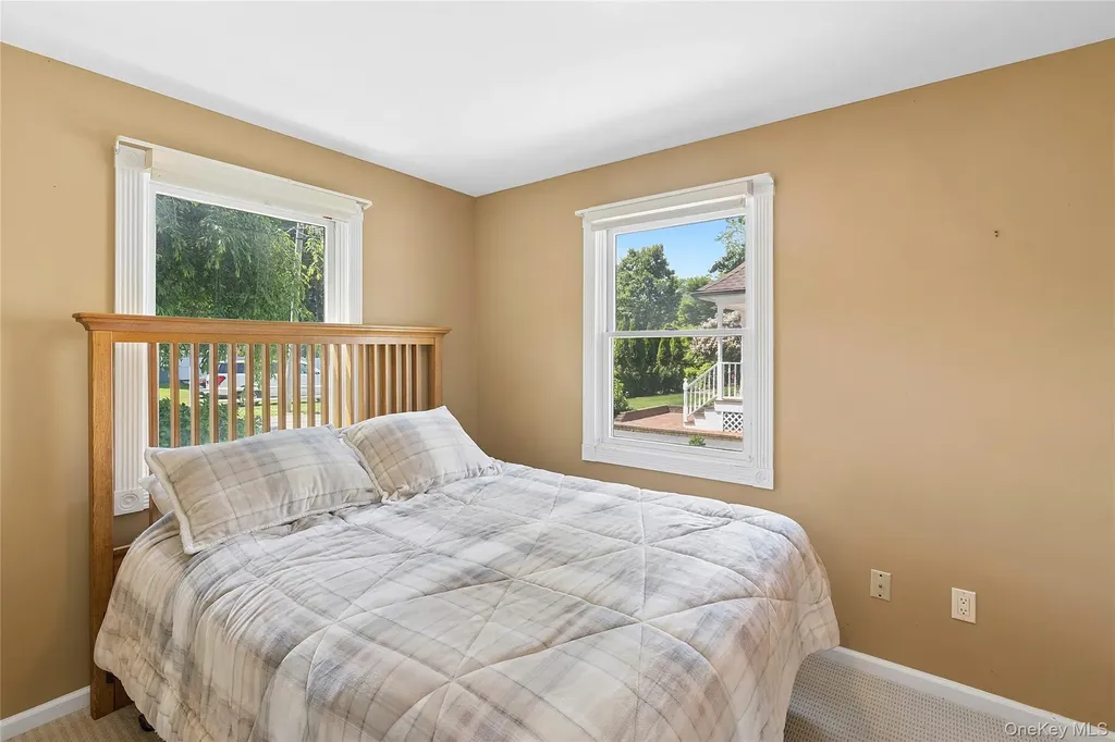 54 Breezy Point Road Wading River NY 11792