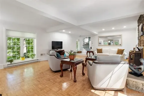 8 Rock Hill Road Mahopac NY 10541