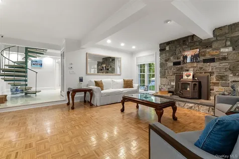 8 Rock Hill Road Mahopac NY 10541