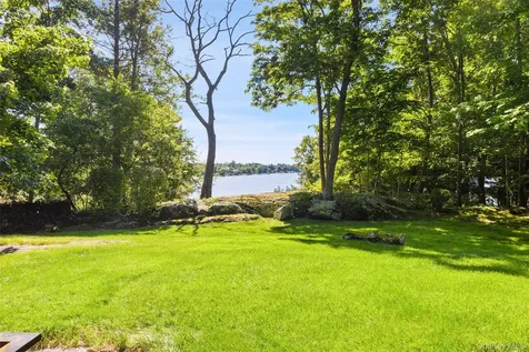 8 Rock Hill Road Mahopac NY 10541