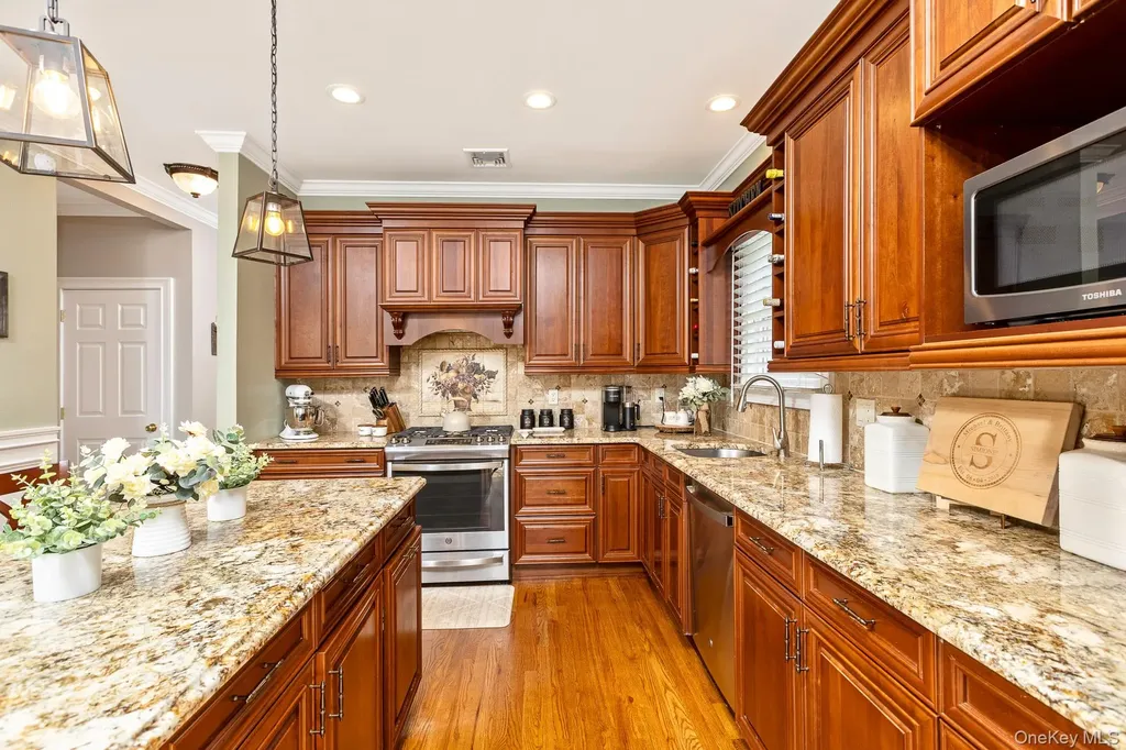 11 Coventry Lane Smithtown NY 11787