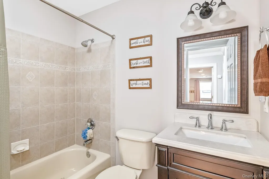 11 Coventry Lane Smithtown NY 11787