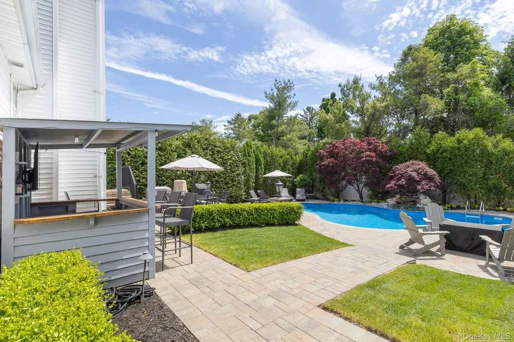 11 Coventry Lane Smithtown NY 11787