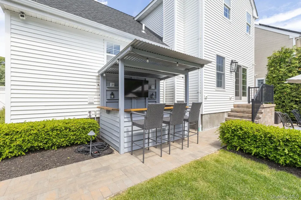 11 Coventry Lane Smithtown NY 11787