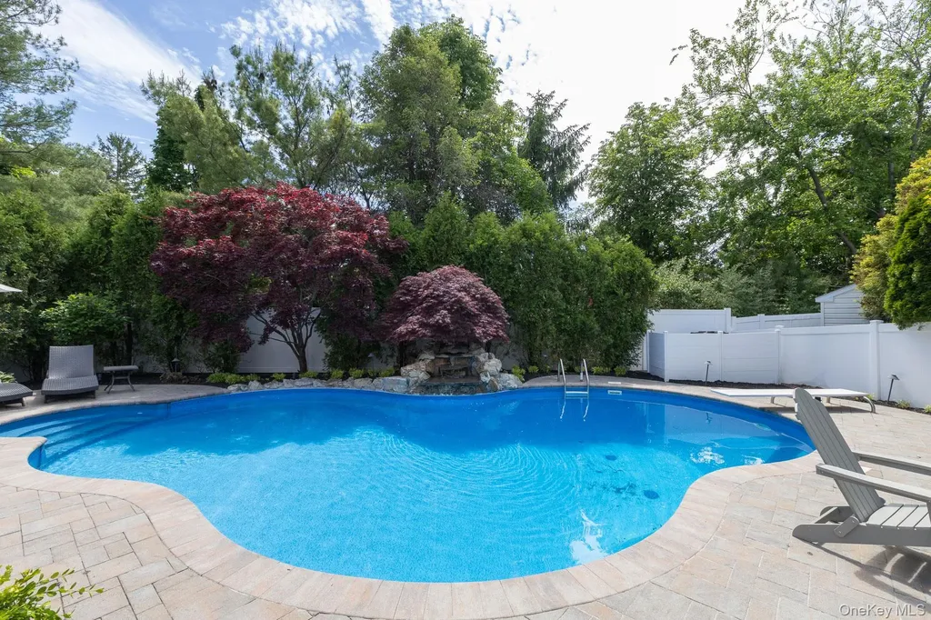 11 Coventry Lane Smithtown NY 11787