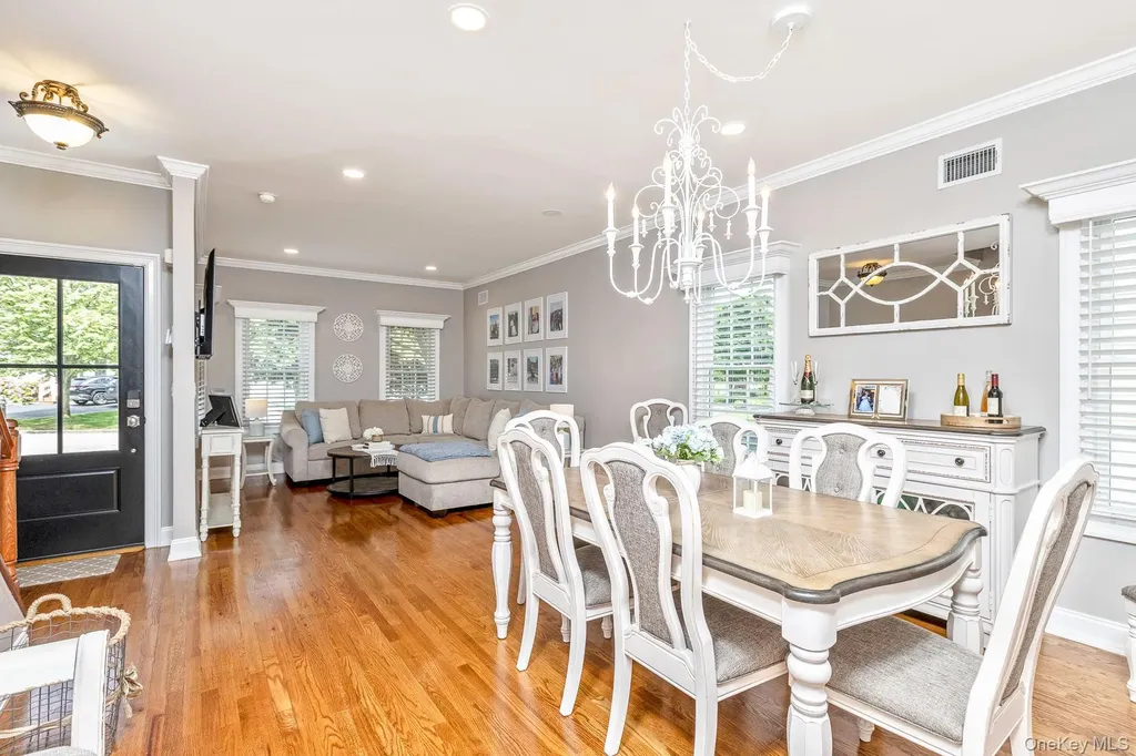 11 Coventry Lane Smithtown NY 11787