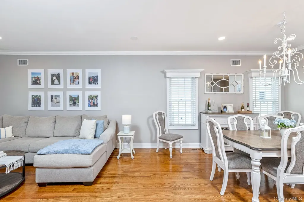 11 Coventry Lane Smithtown NY 11787