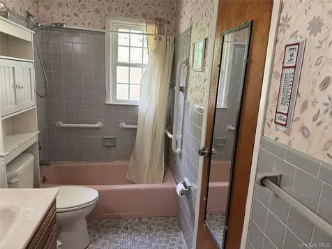 11 Lynbrook Road Poughkeepsie NY 12603